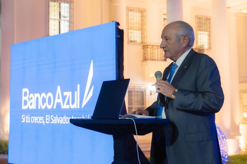 Carlos Enrique Araujo, presidente de Banco Azul. Cortesíann,image_description: