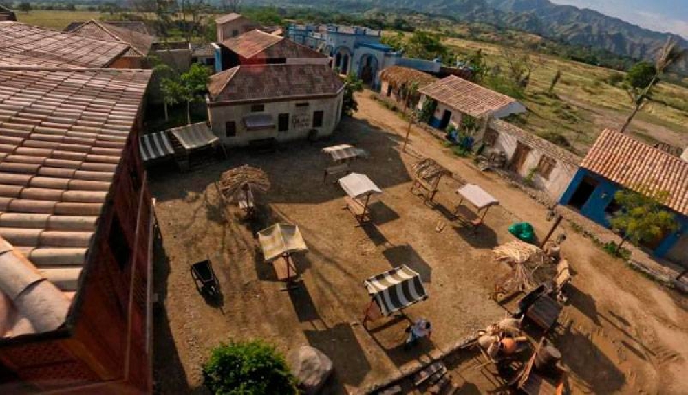 El pueblo de Macondo fue construido en un espacio equivalente a 70 canchas de fútbol en el valle interior colombiano.