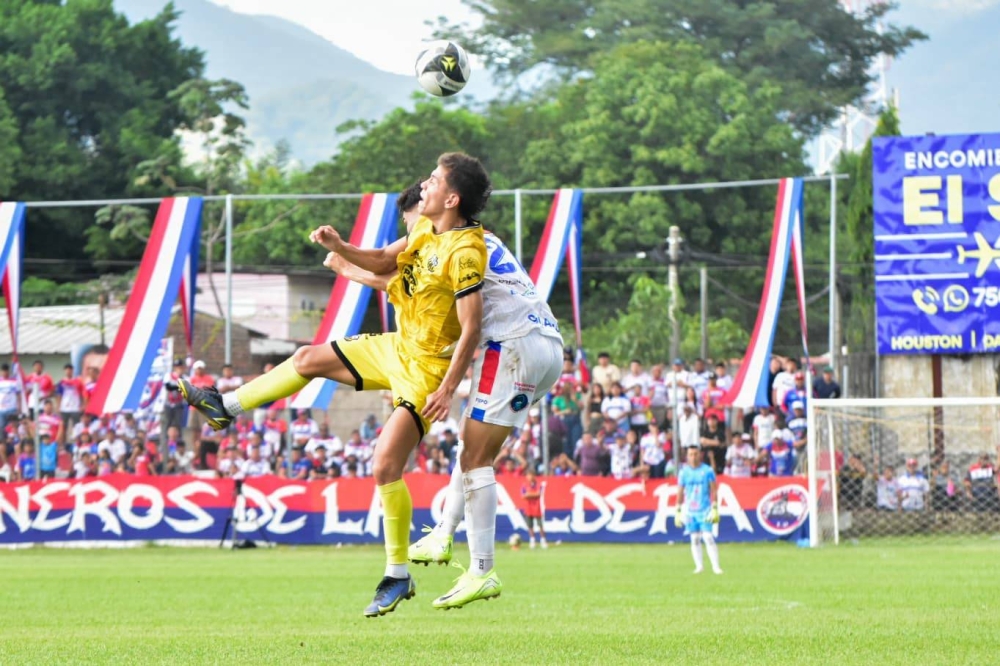 Once Deportivo sobrevivió en Usulután y se llevó el boleto. 