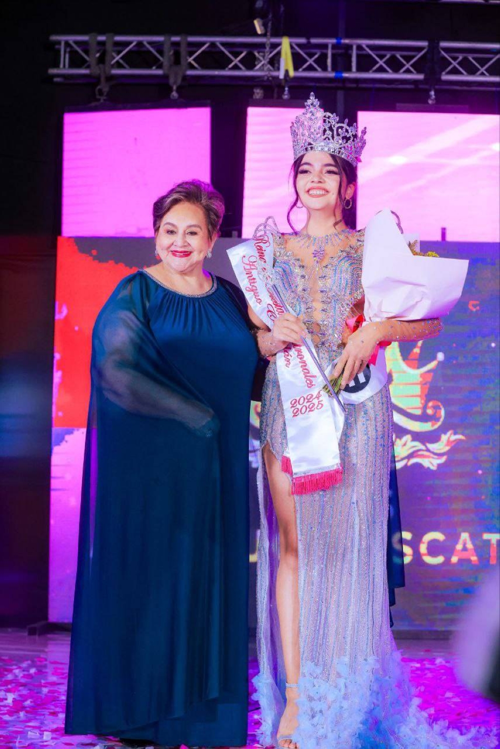 Daniela Erazo, reina de las fiestas patronales de Antiguo Cuscatlán. / Cortesía.