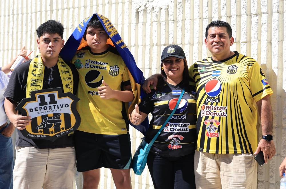 Aficionados al Once Deportivo dicen presente. / INDES