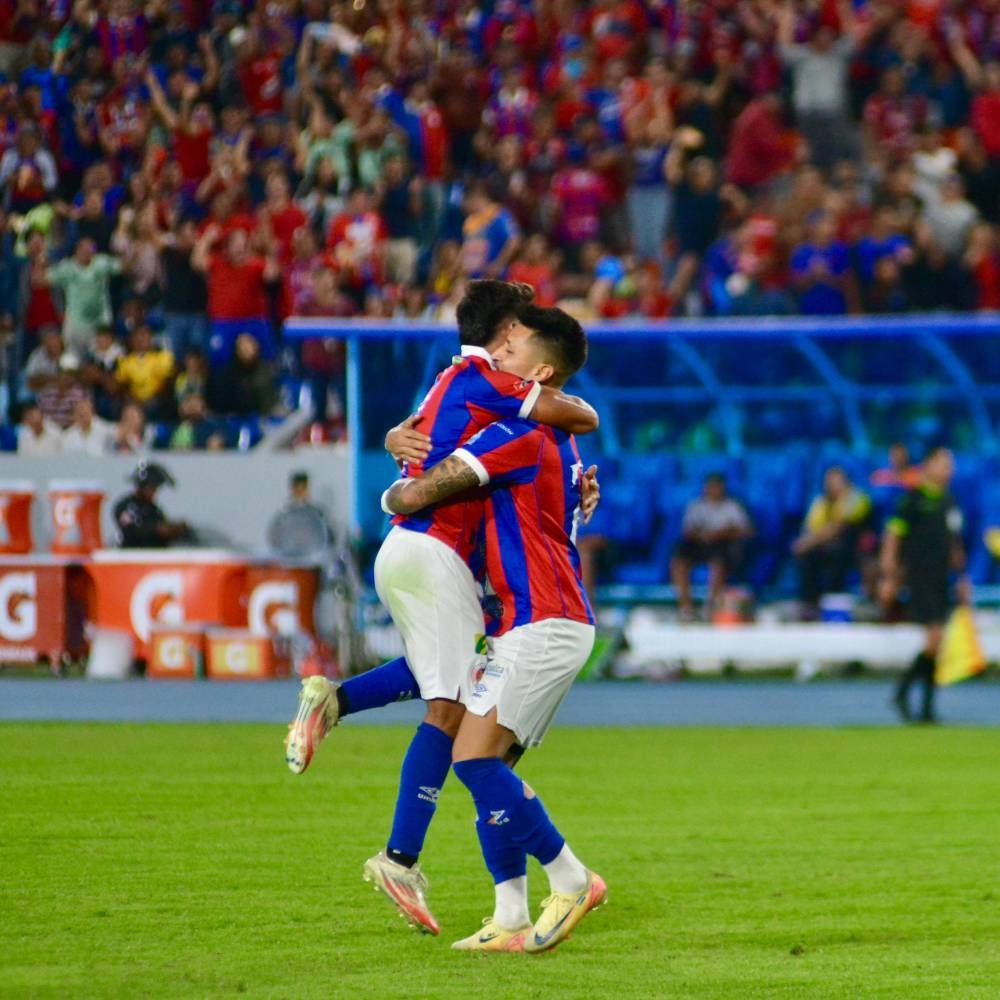 Momentos de euforia vivieron los defensores santanecos tras el gol anotado por Bryan Ríos/ Foto Hugo Linares.