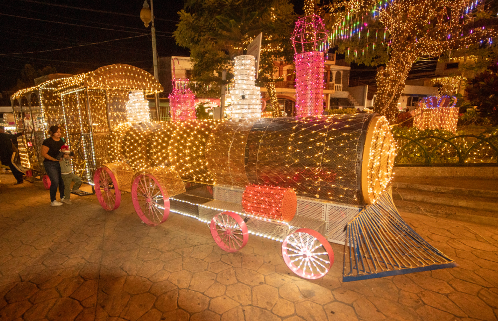 Un trencito luce en el parque de Antiguo Cuscatlán. / Francisco Valle. 