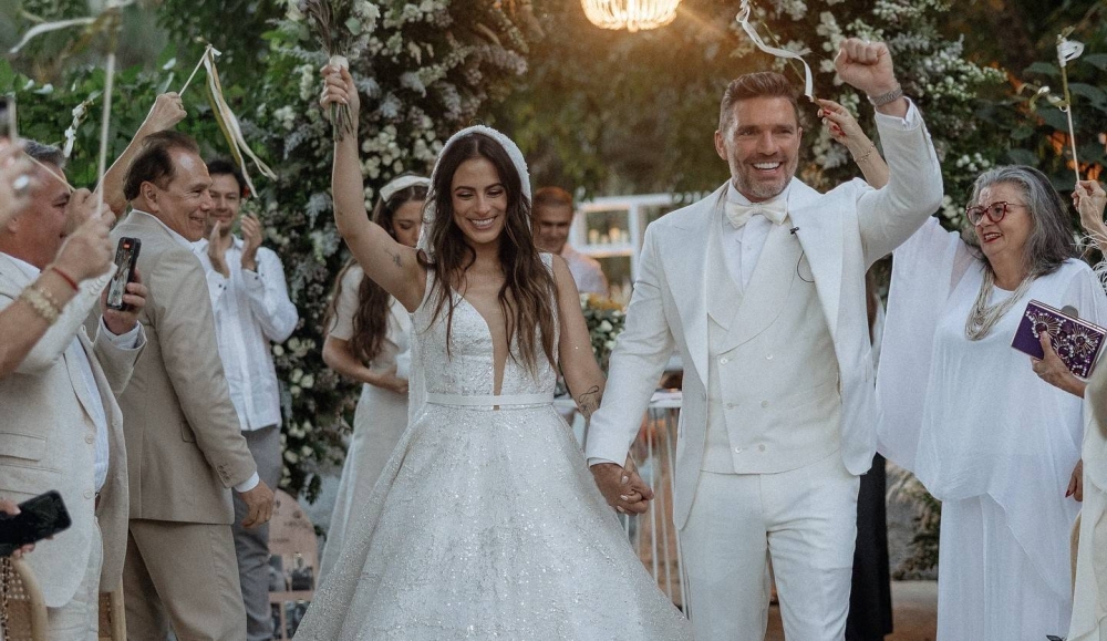 La pareja compartió fotos de su feliz momento en sus redes sociales.,image_description: