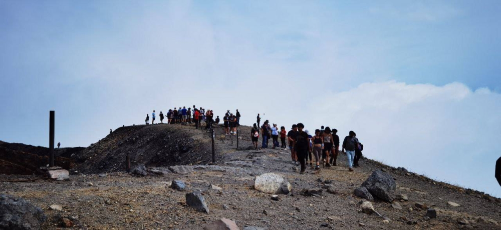 El Cerro Verde, en el departamento de Santa Ana, fue uno de los más visitados durante los últimos días del 2024. /Uveli Alemán,image_description: