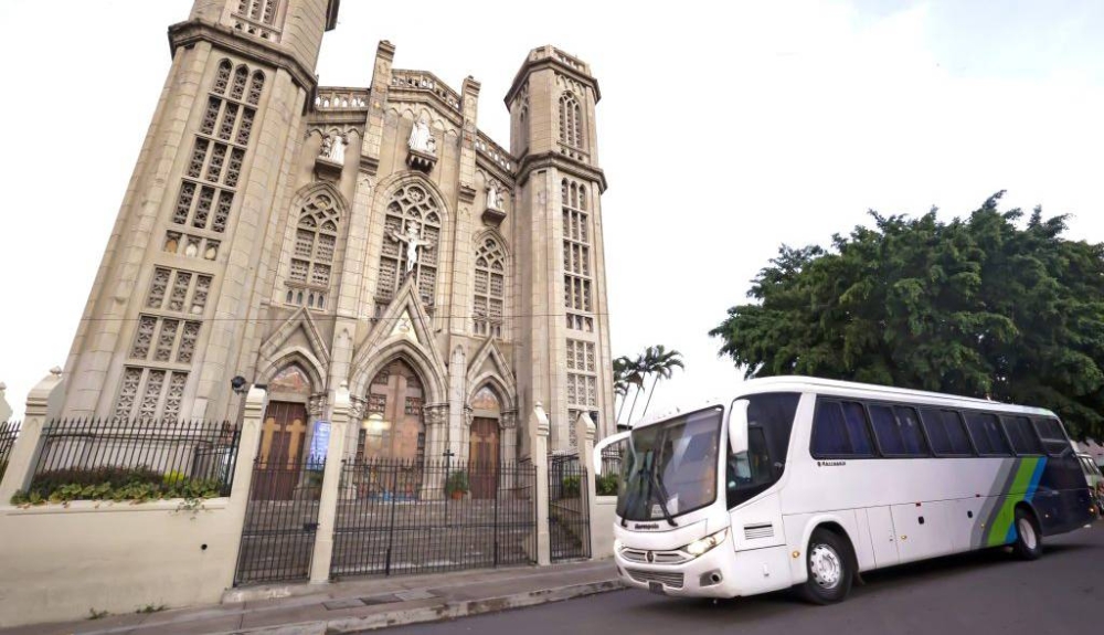 Los buses tienen un cupo limitado de 52 pasajeros por destino. /Istu,image_description: