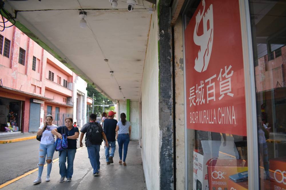 Con el plan de ordenamiento, los negocios chinos aumentaron en el Centro Histórico. /Lisbeth Ayala,image_description: