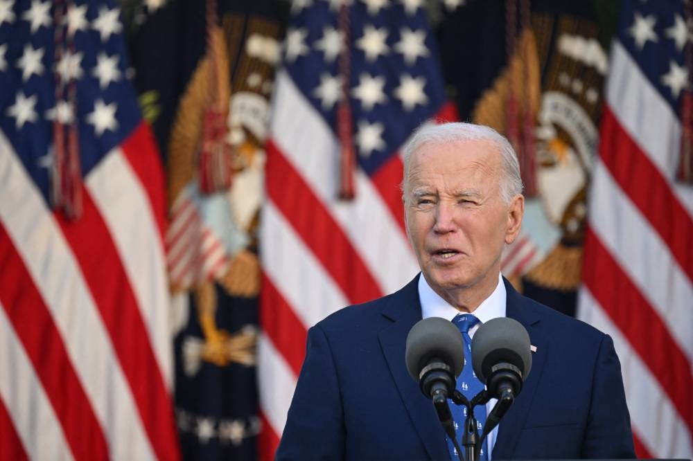 El presidente de EE. UU., Joe Biden, autorizó la venta de armas a días de dejar la Casa Presidencial. AFP,image_description: