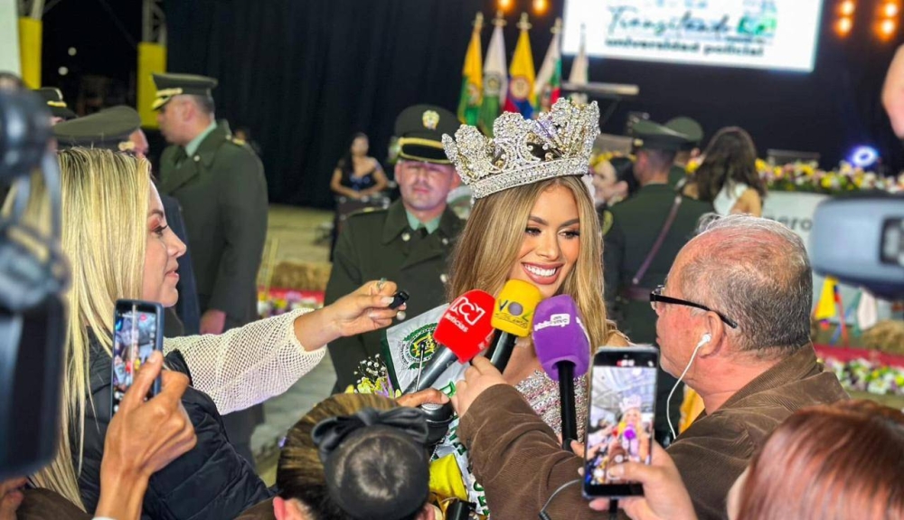 La talentosa salvadoreña volvió a ganar otra distinción internacional, por lo que fue abordada por medios de prensa colombianos.,image_description: