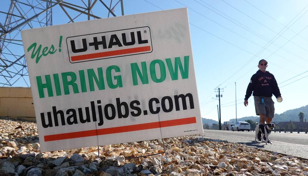 Los empleos fueron menores a los 131,000 puestos que se habían proyectado para diciembre de 2024. /AFP,image_description:Job Openings Edged Higher In October