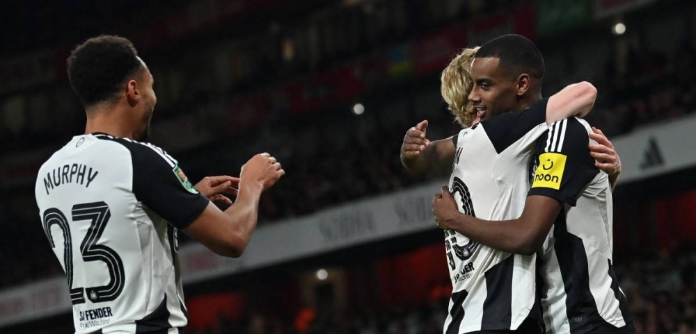 Newcastle United tiene a un gran delantero como Alexander Isak derecha/ Foto AFP.,image_description: