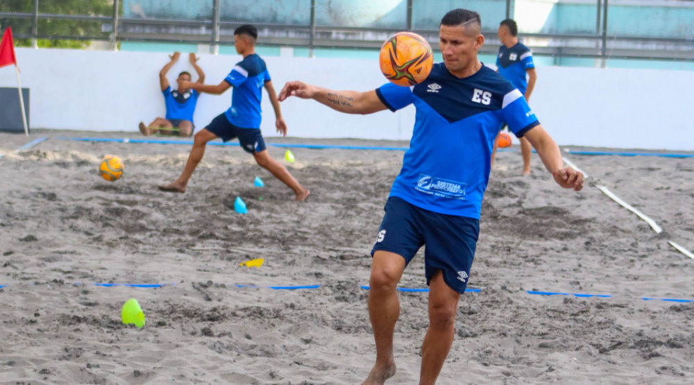 Agustín Ruiz confirmó su continuidad en la Selecta de playa/ Foto tomada de la cuenta de X de la Selecta.,image_description: