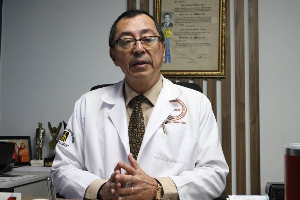 El infectólogo Iván Solano es el candidato a presidente del Colegio Médico. / Iliana Cornejo. 