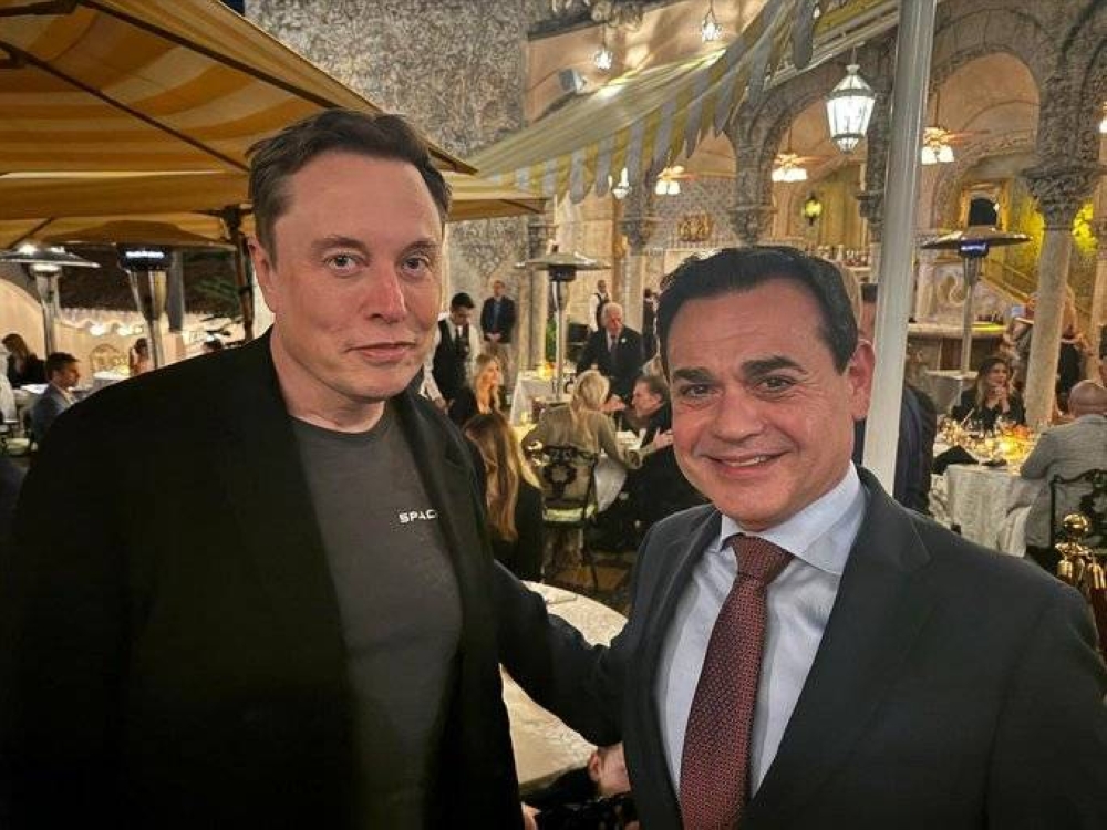 El canciller Rubén Ramírez Lozcano con Elon Musk. / @mreparaguay