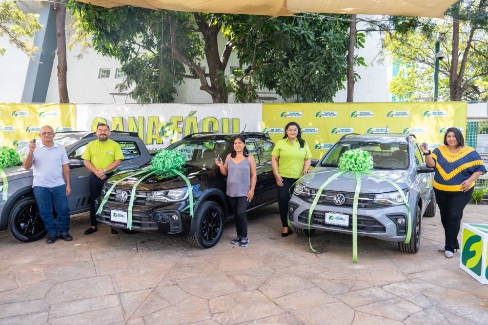 Los ganadores de la promoción GANA FÁCIL celebran sus premios en un evento lleno de alegría. / Foto Cortesía,image_description:Los ganadores de la promoción GANA FÁCIL celebran sus premios en un evento lleno de alegría. / Foto Cortesía